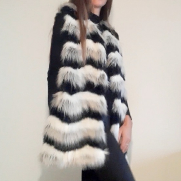 1. State Faux Fur Vest - Picture 6 of 6